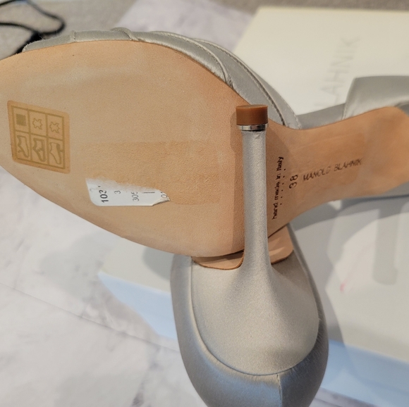 Brand new Manolo Blahnik open toe pumps - Picture 5 of 7